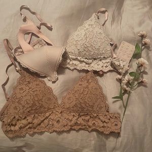 2 Momanda Breastfeeding bras. SUPER COMFY 34B/C